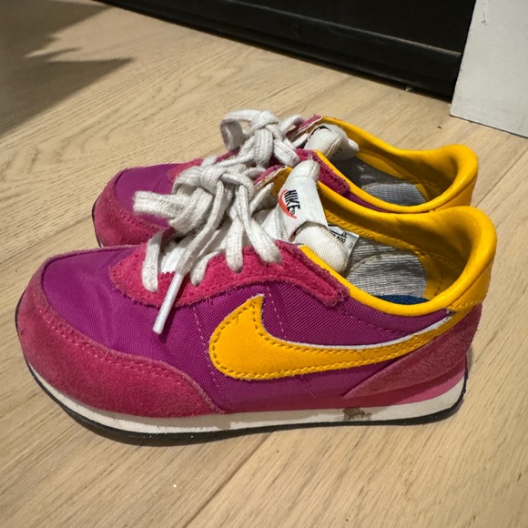 Nike sneakers for toddlers (size 9C) - Picture 1 of 4